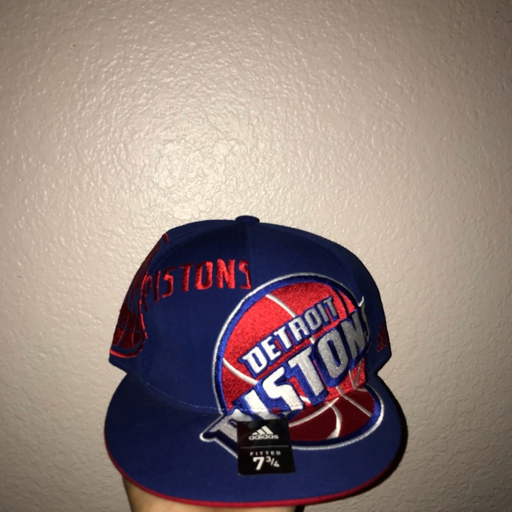 ❌SOLD❌Adidas Detroit pistons hat fitted cap